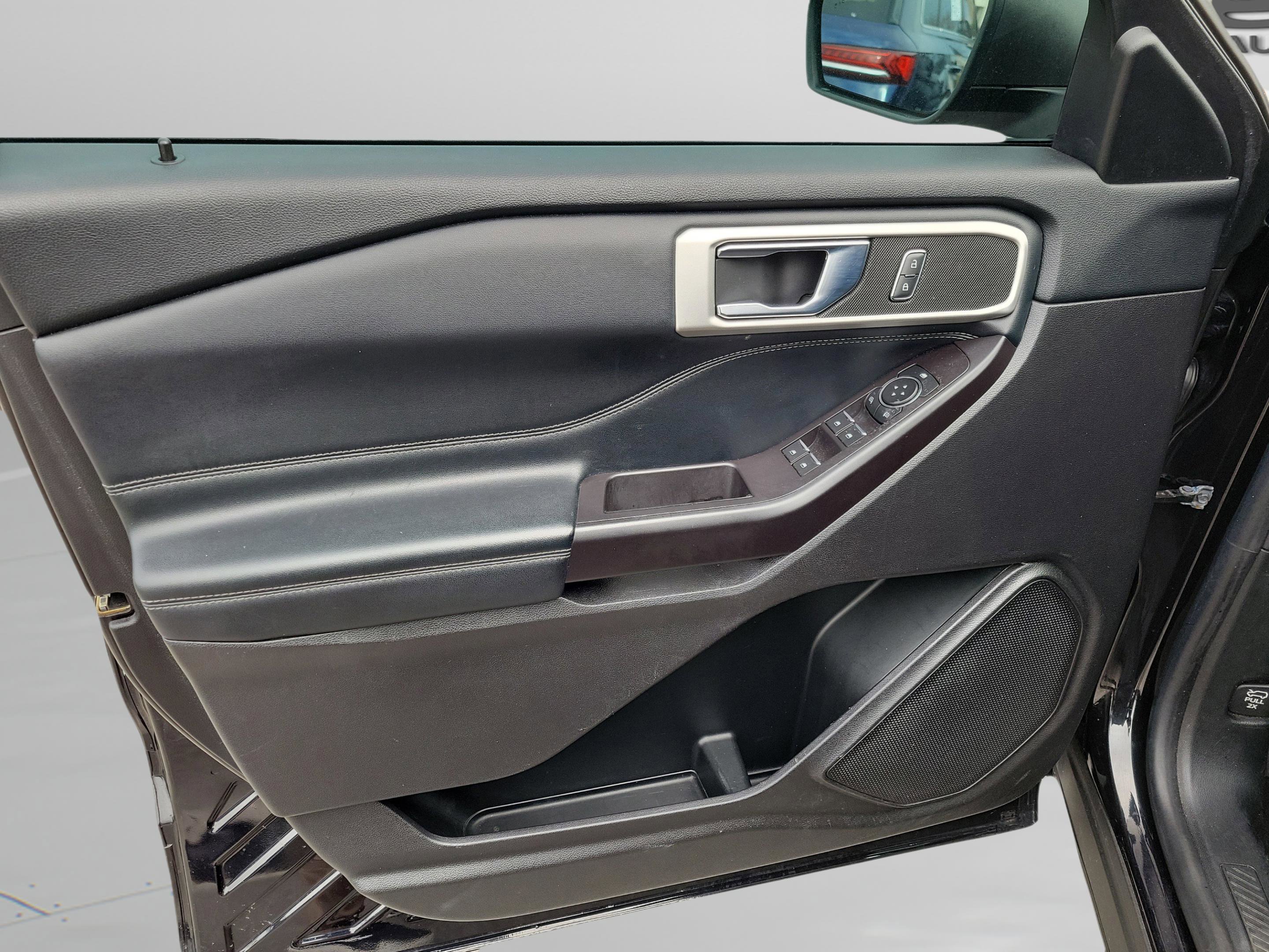 Certified 2020 Ford Explorer XLT w/ Equipment Group 202A image 5