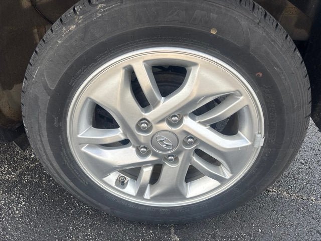 Used 2021 Hyundai Venue SE FWD image 18