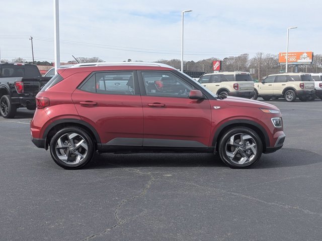 Used 2025 Hyundai Venue Limited image 7