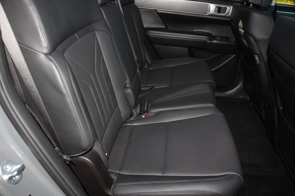 Used 2025 Hyundai Santa Fe SEL FWD image 25