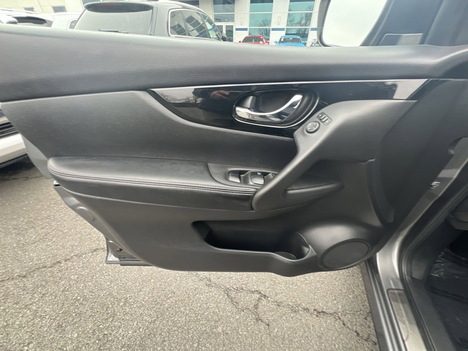 Used 2019 Nissan Rogue Sport SV image 15