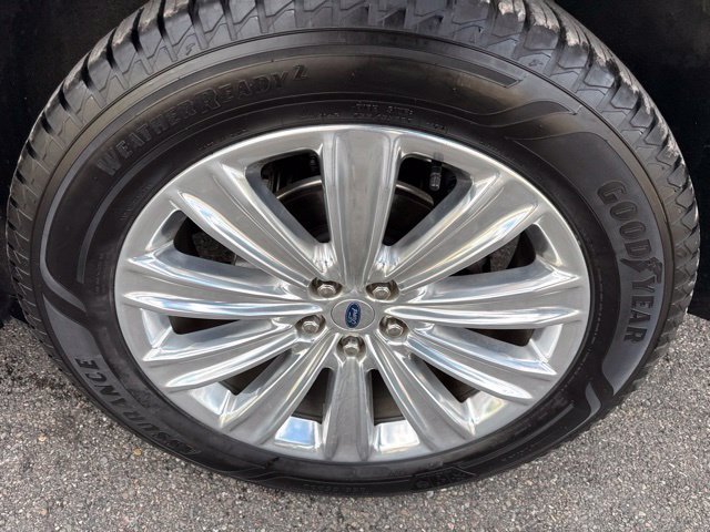 Certified 2022 Ford Explorer Limited w/ Equipment Group 301A AWD/4WD image 11