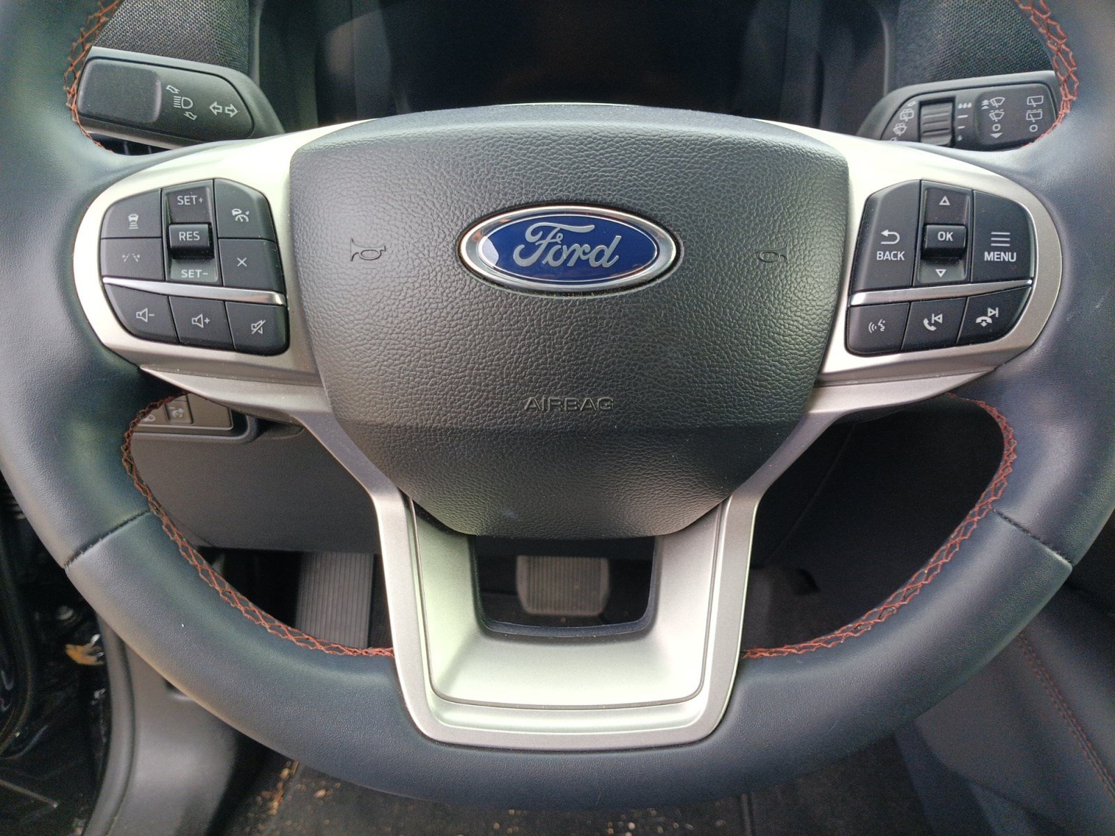 Certified 2025 Ford Explorer Active RWD image 15