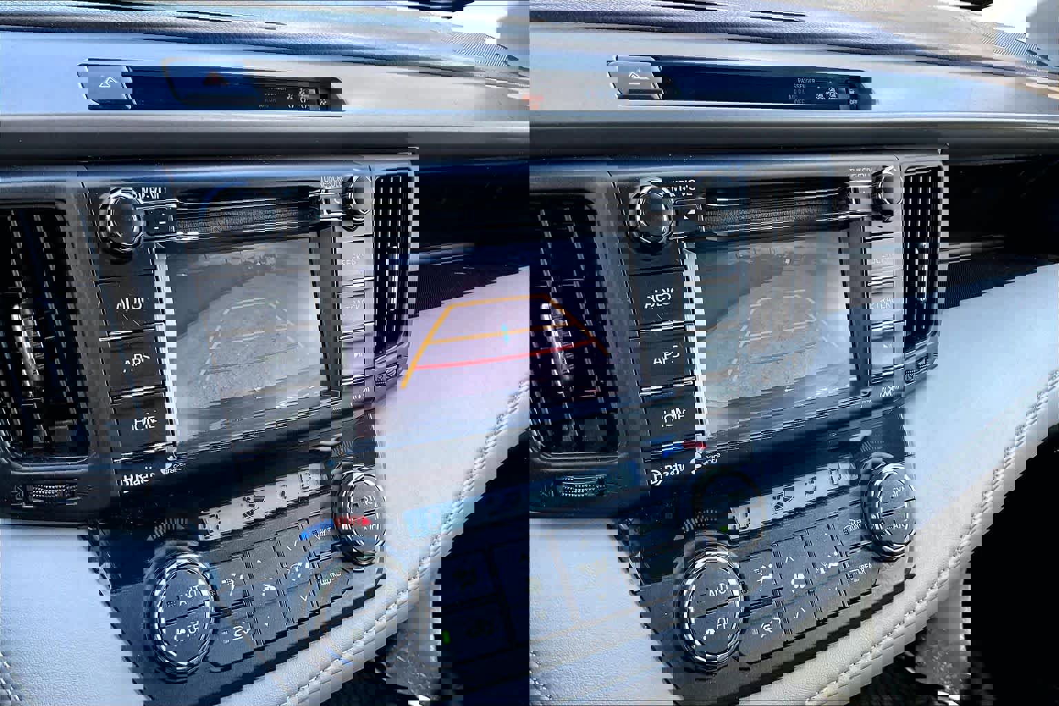 Used 2017 Toyota RAV4 XLE w/ All Weather Liner Package AWD/4WD image 31