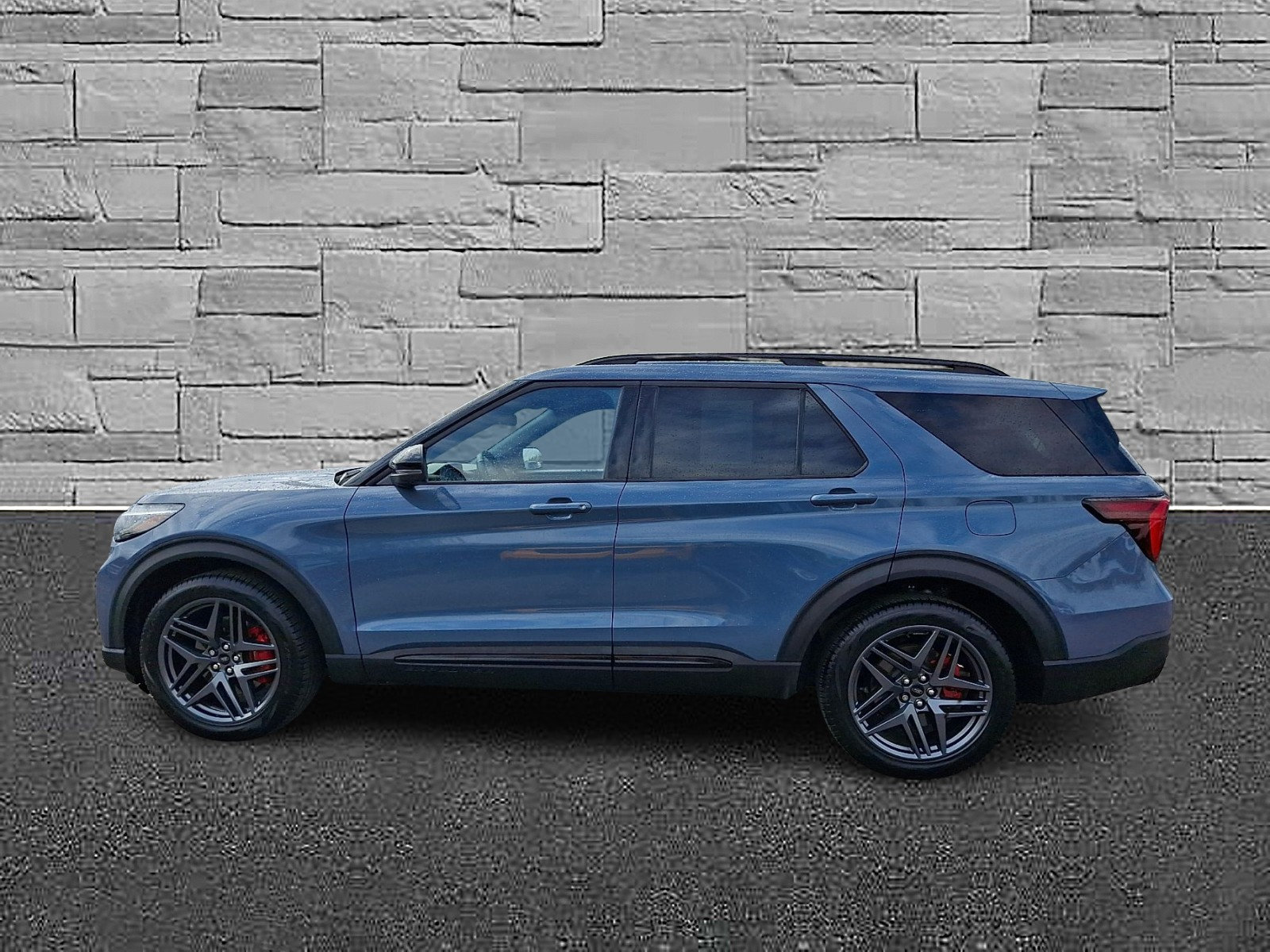 Certified 2025 Ford Explorer ST AWD/4WD image 6
