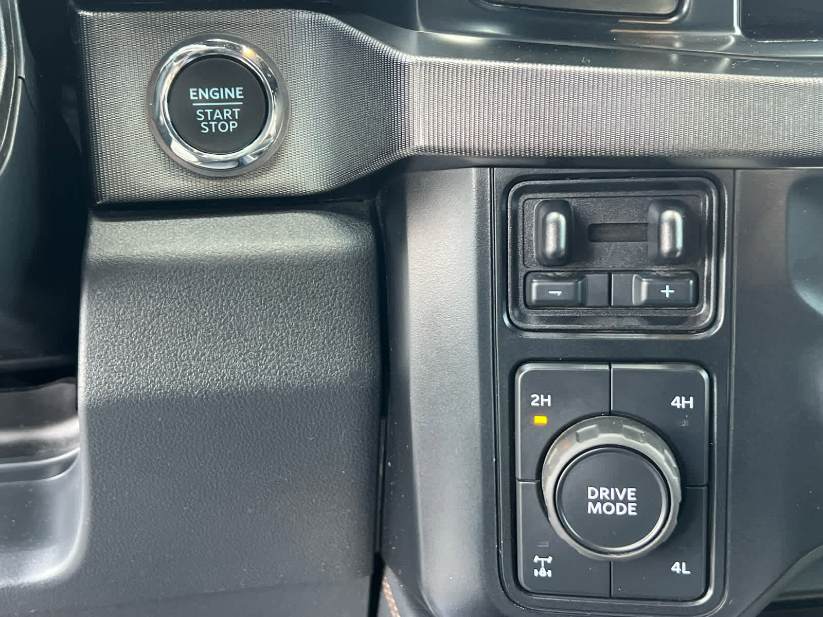 Certified 2024 Ford F250 Platinum image 36