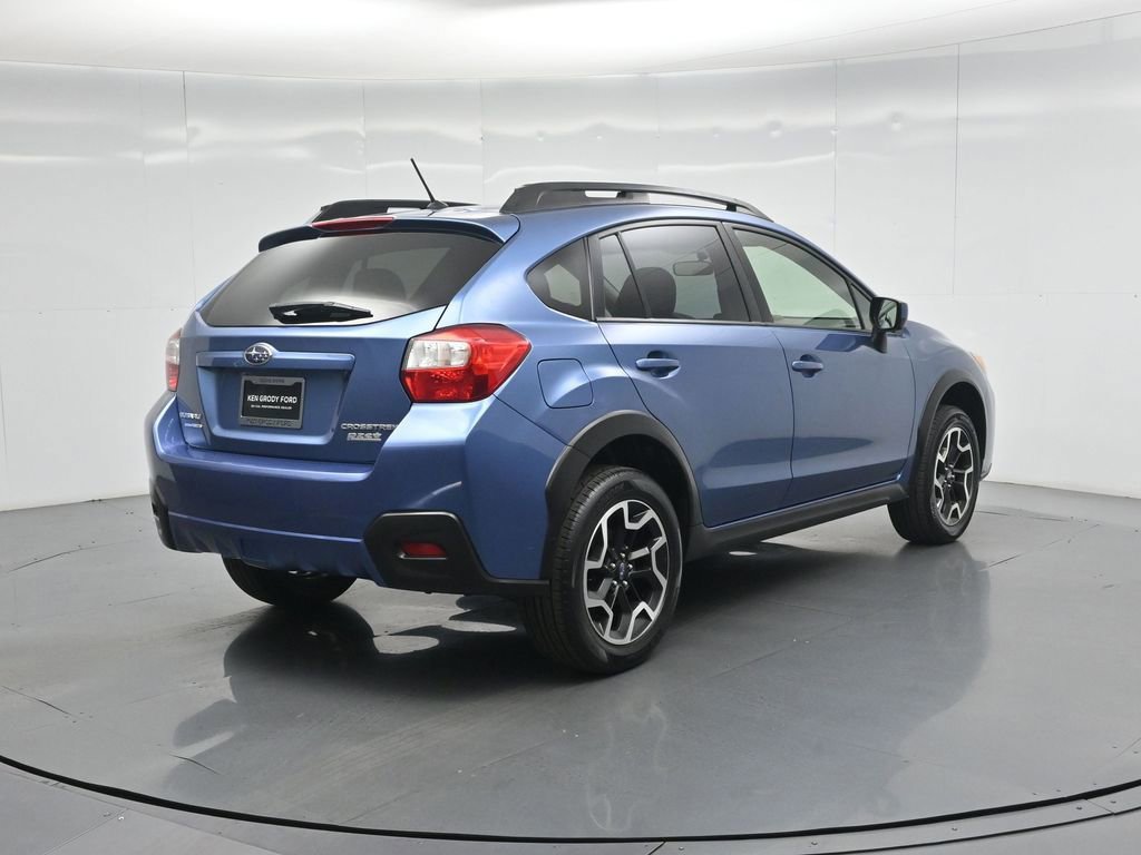 Used 2017 Subaru Crosstrek 2.0i Premium image 11