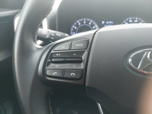 Used 2022 Hyundai Venue Limited FWD image 16