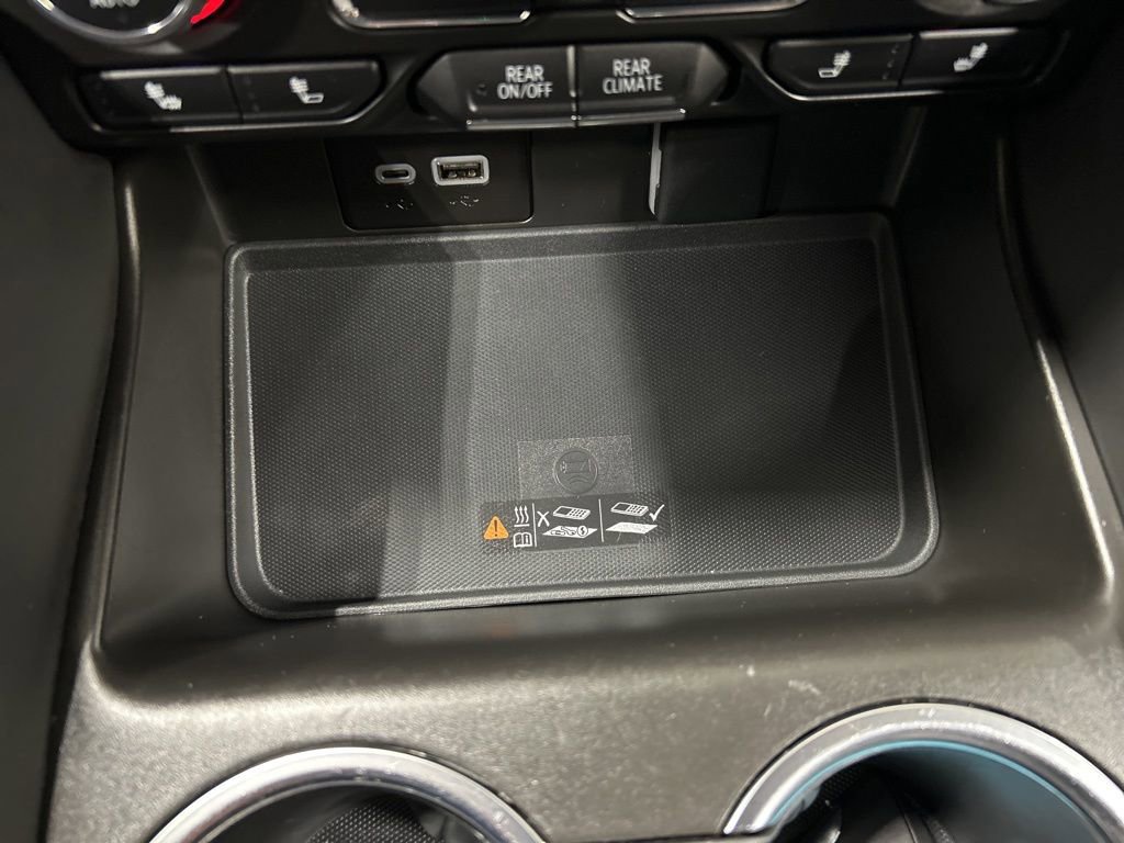 Used 2023 Chevrolet Suburban RST w/ Luxury Package image 23