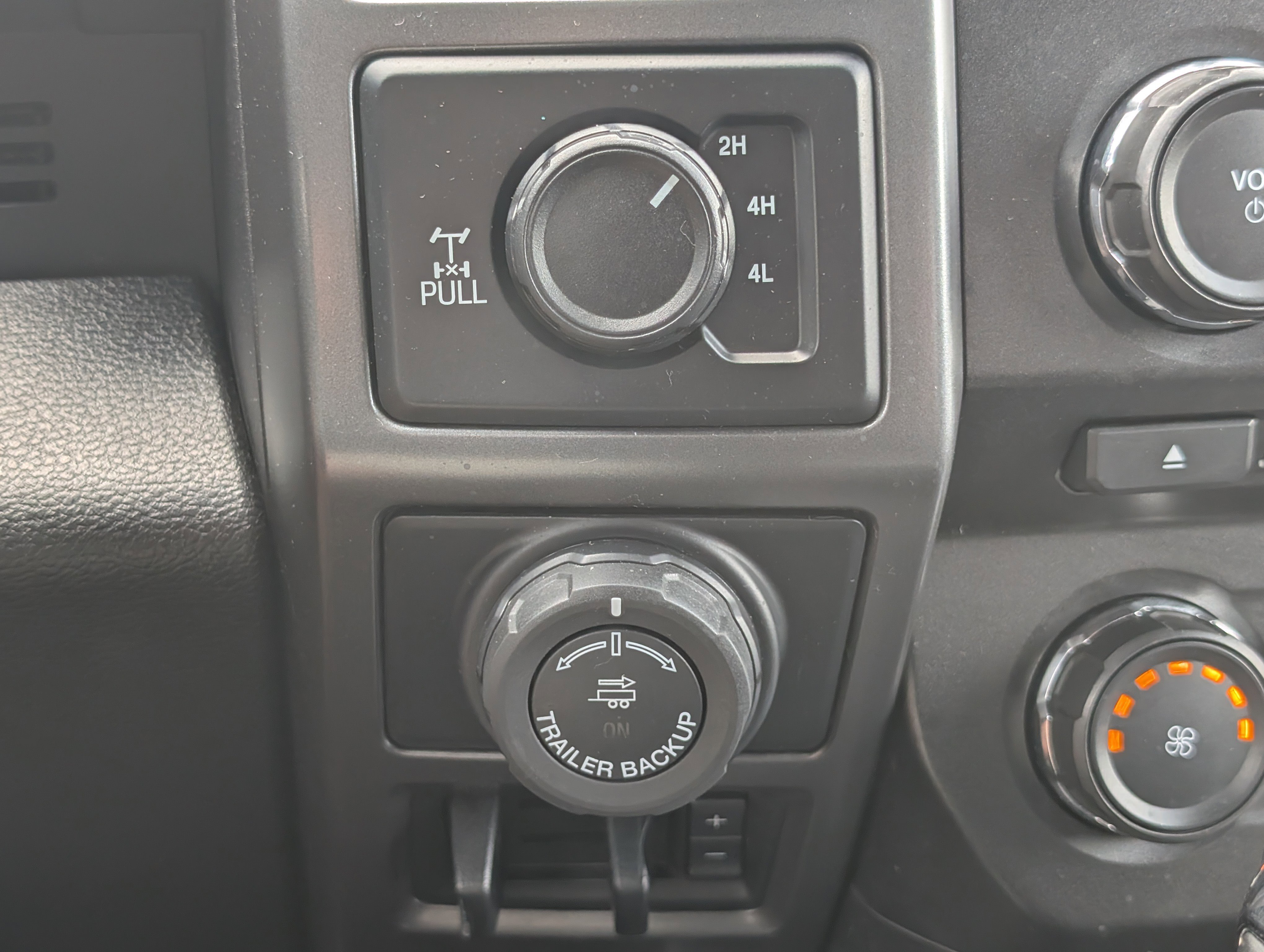Certified 2018 Ford F150 XLT w/ Equipment Group 302A Luxury AWD/4WD image 22