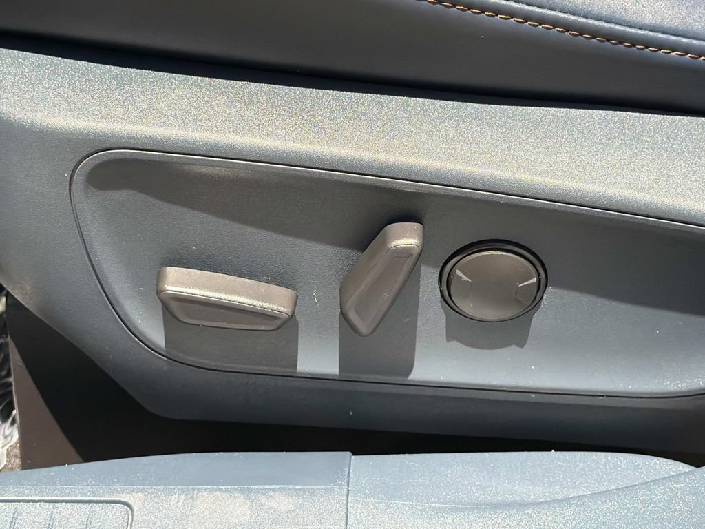 Certified 2023 Ford Maverick Lariat w/ Lariat Luxury Package FWD image 23