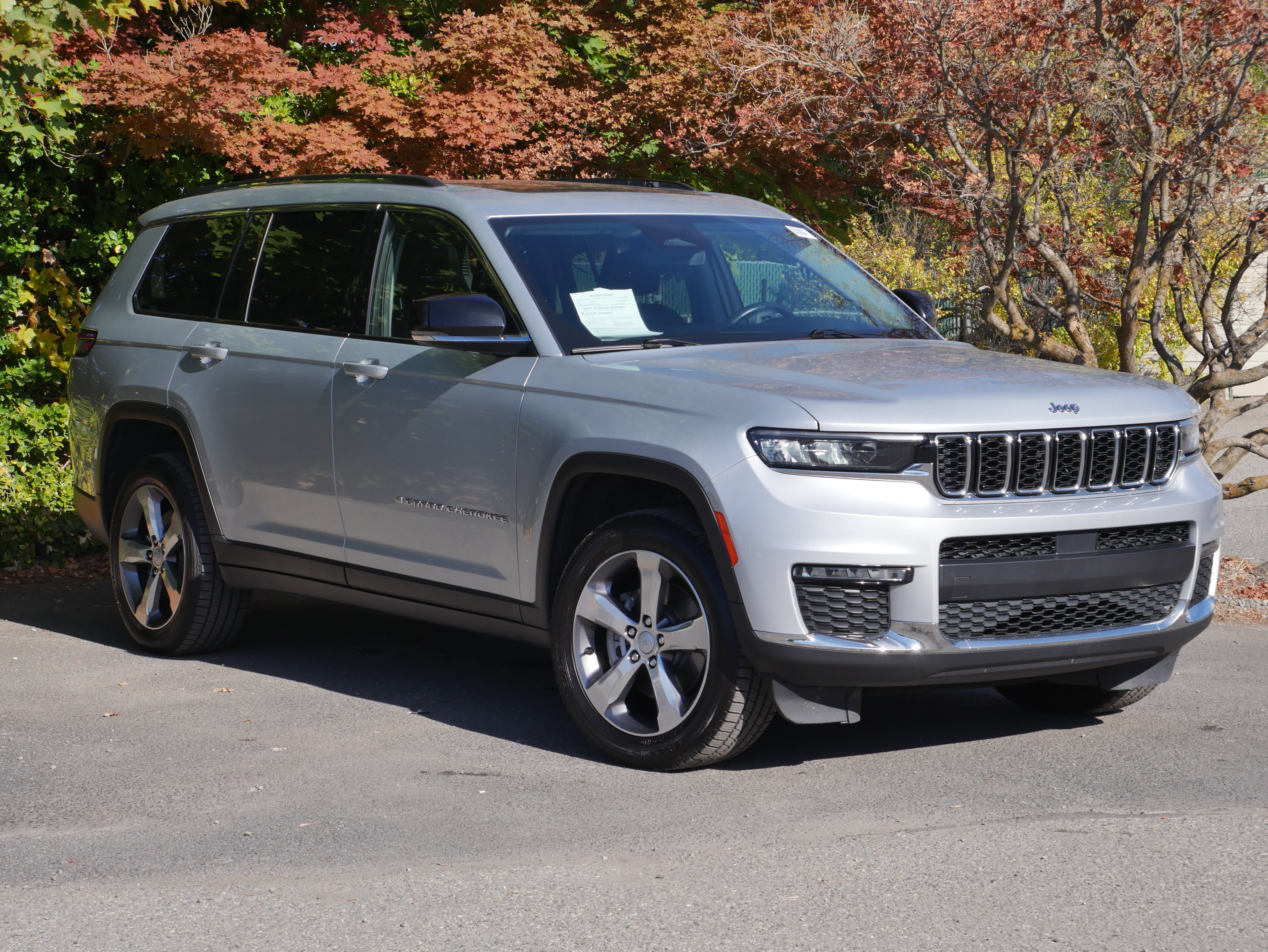 Used 2021 Jeep Grand Cherokee L Limited AWD/4WD image 32