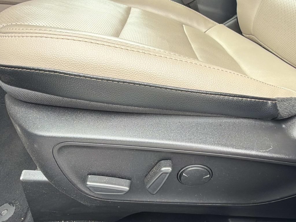 Certified 2022 Ford Escape SEL FWD image 14