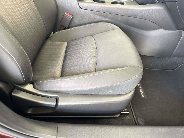 Used 2025 Nissan Altima 2.5 SV FWD image 16