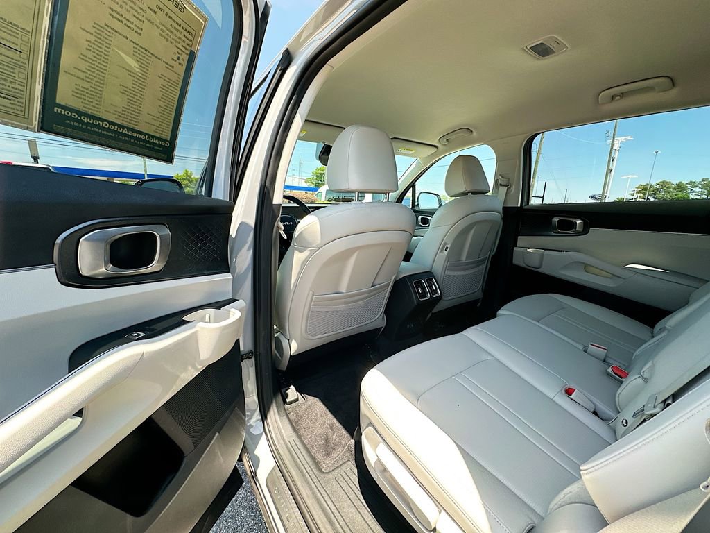 Used 2024 Kia Sorento S FWD image 17