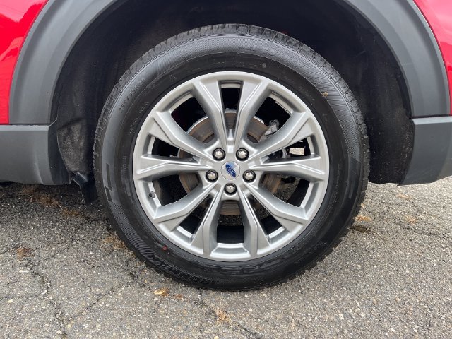 Certified 2023 Ford Explorer XLT w/ Equipment Group 202A AWD/4WD image 3