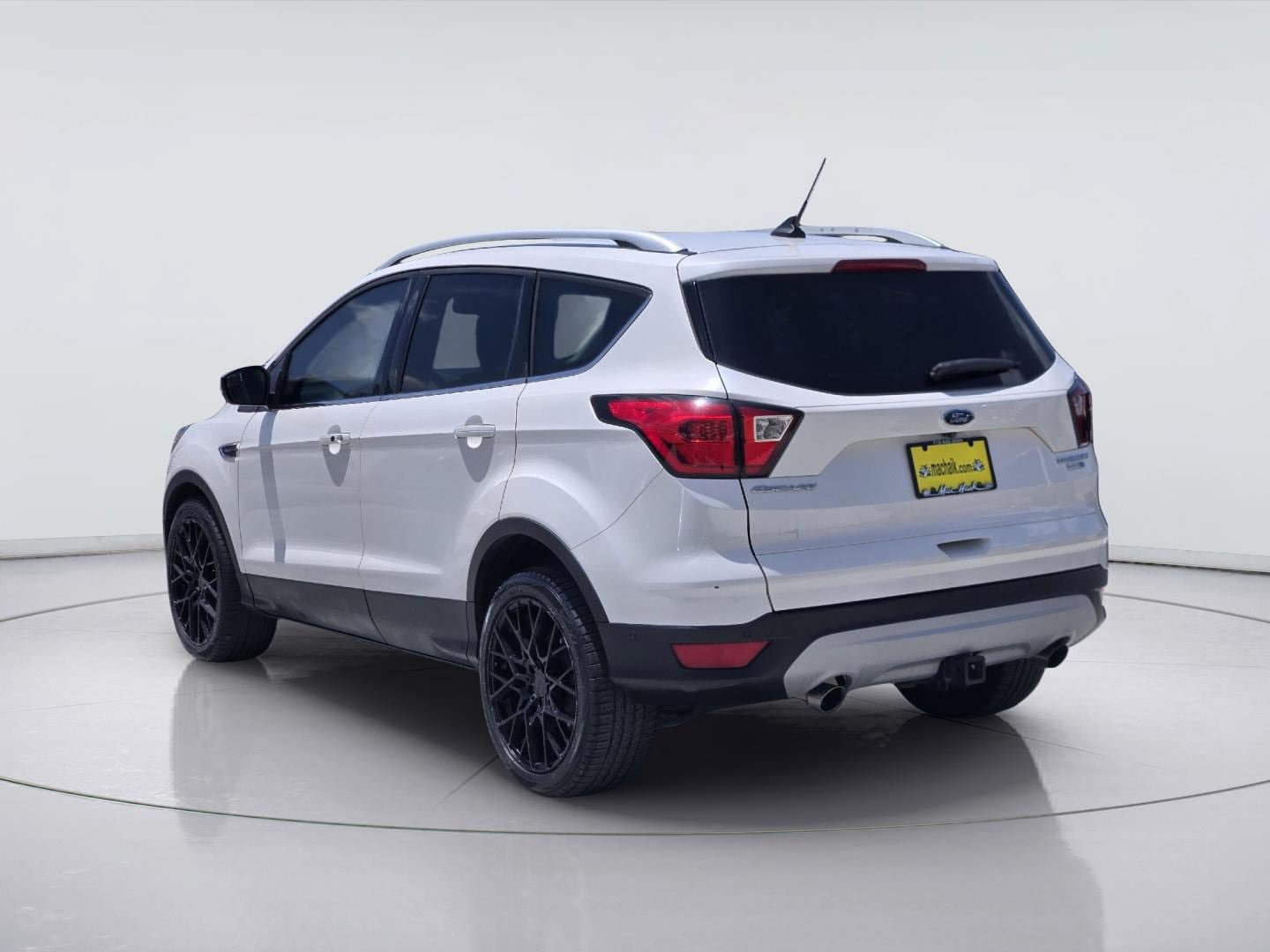 Certified 2019 Ford Escape Titanium w/ U9j03 - Titanium Tow Package AWD/4WD image 8