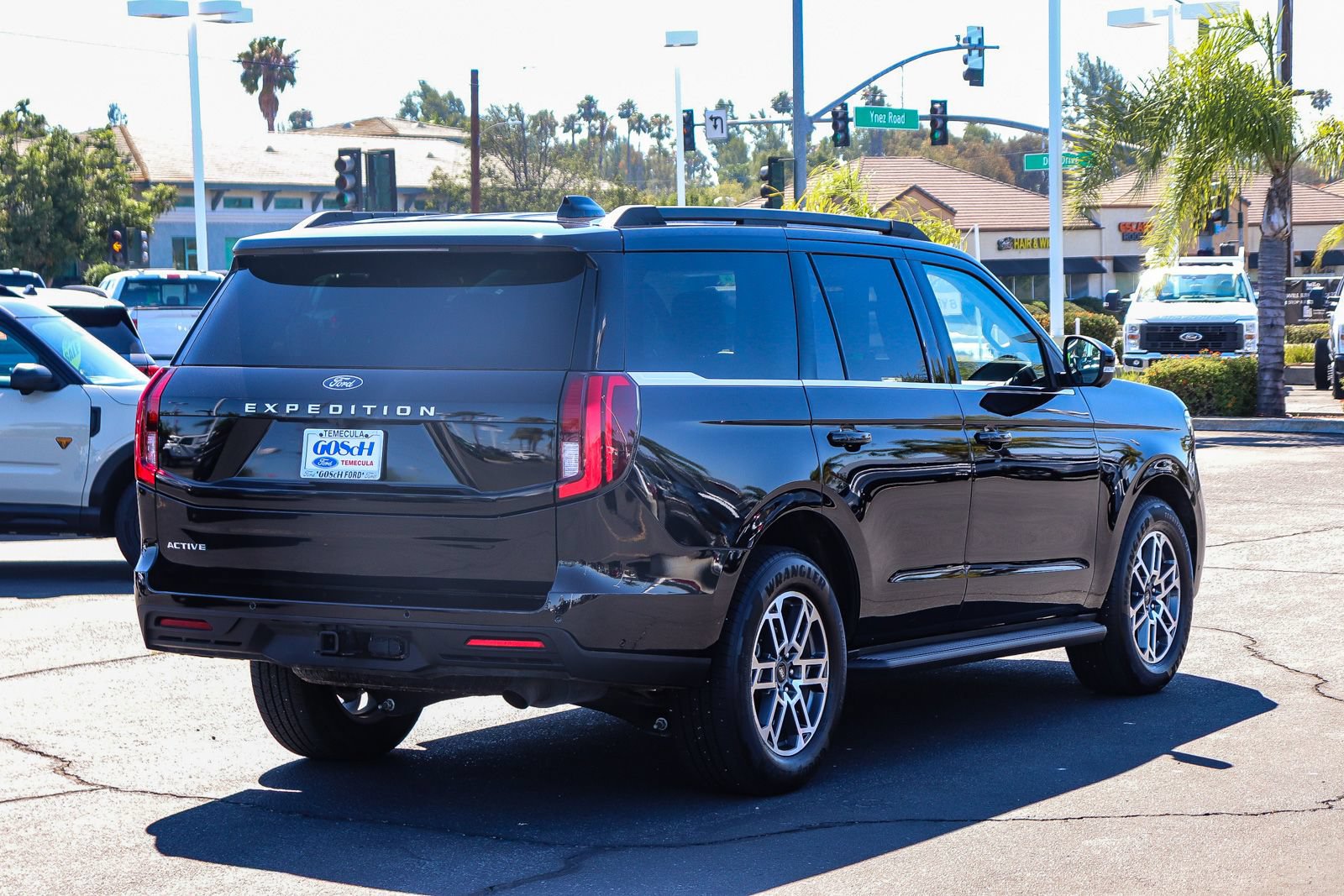 Certified 2025 Ford Expedition Active RWD image 4