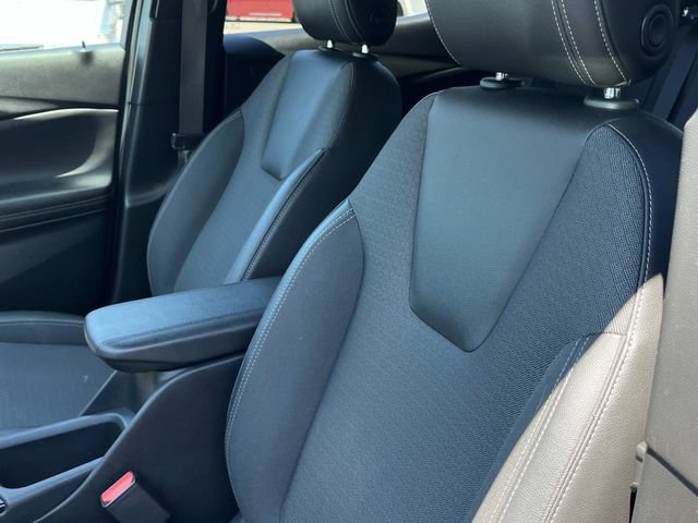 Used 2025 Buick Encore GX Preferred FWD image 32