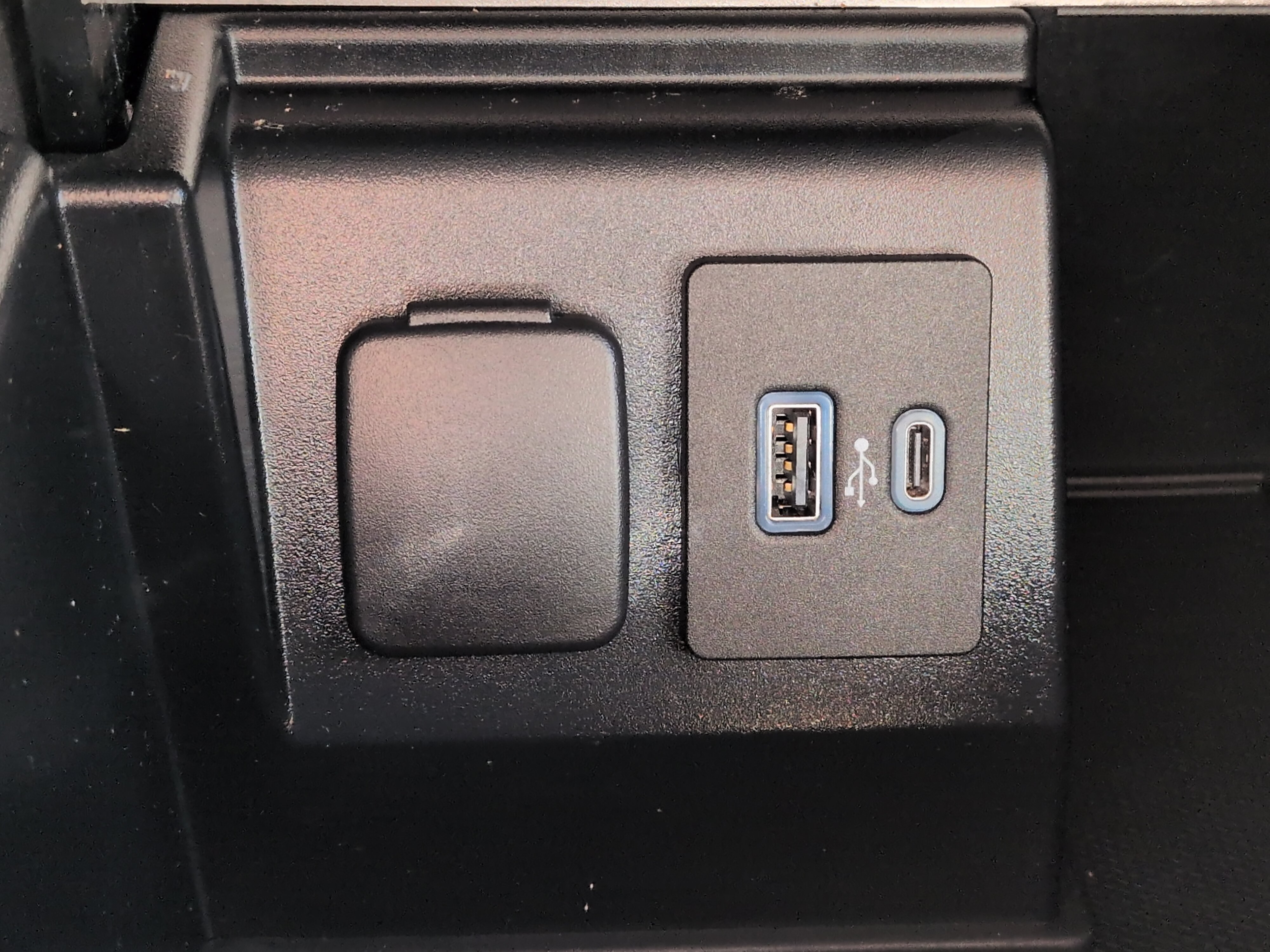 Certified 2020 Ford Explorer Limited RWD image 20
