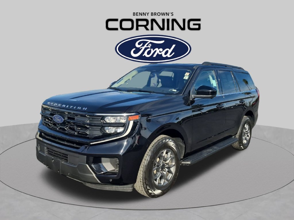 Certified 2025 Ford Expedition Active AWD/4WD image 1