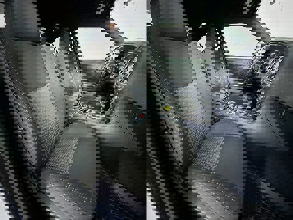 Used 2023 Dodge Charger R/T w/ Performance Handling Group image 18