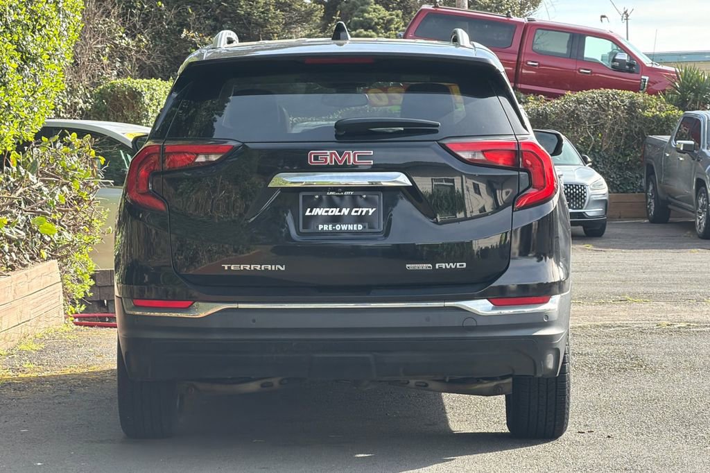 Used 2019 GMC Terrain SLT w/ Infotainment Package II AWD/4WD image 3
