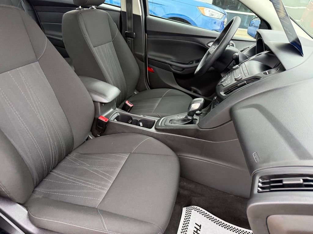 Certified 2018 Ford Focus SE FWD image 15