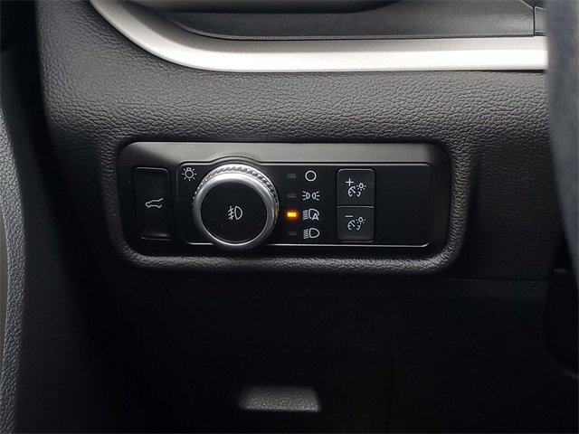 Certified 2022 Ford Explorer XLT w/ Equipment Group 202A image 15