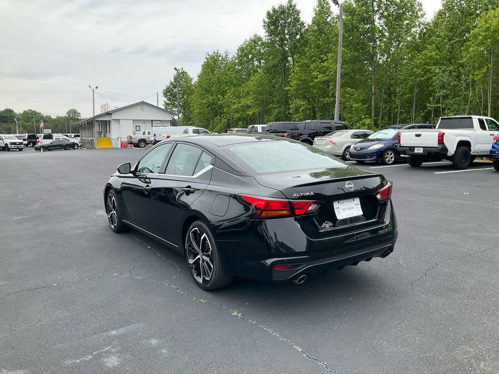 Used 2023 Nissan Altima 2.5 SR FWD image 7