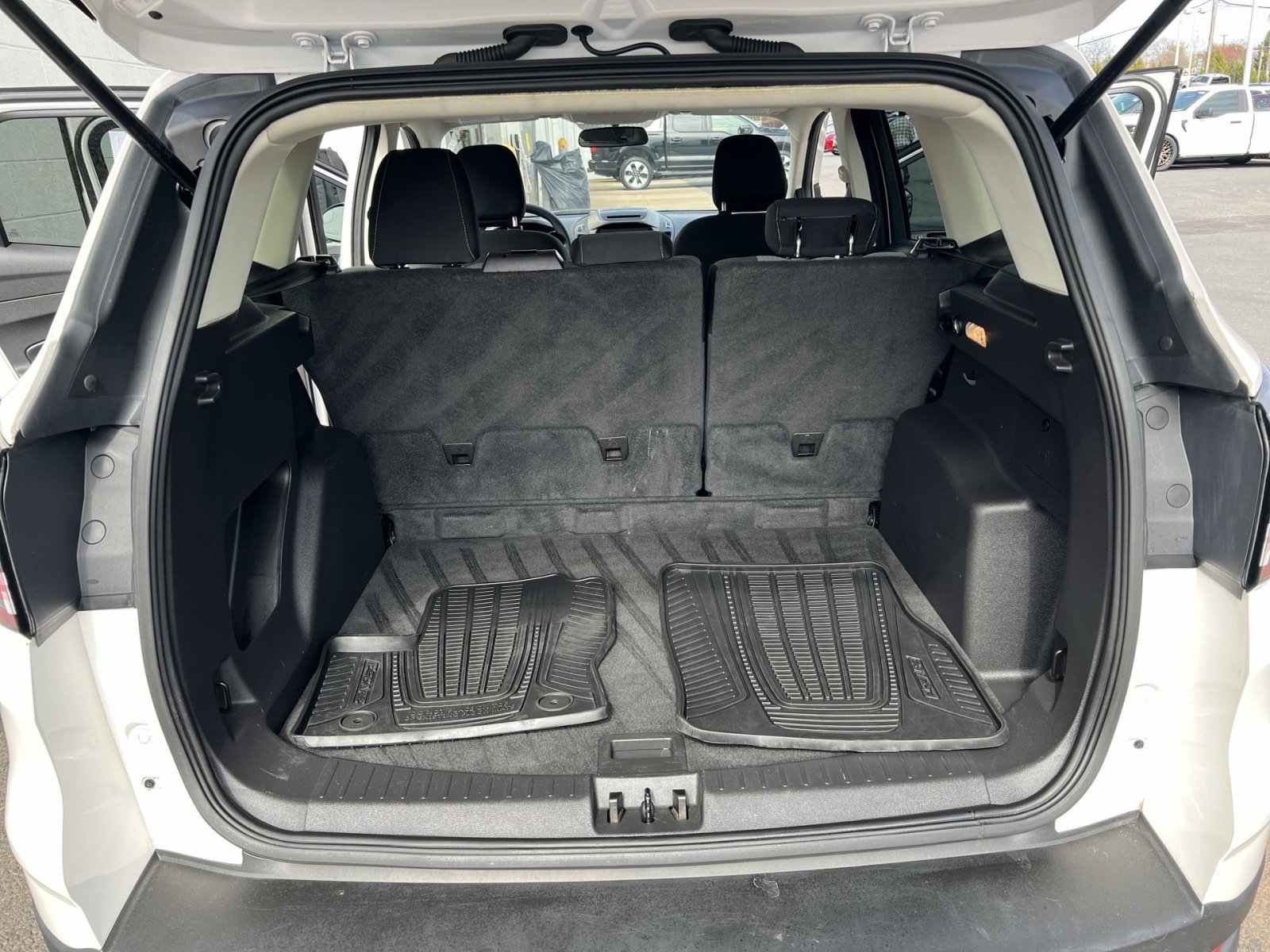 Certified 2018 Ford Escape SE w/ SE Sync 3 Package image 24