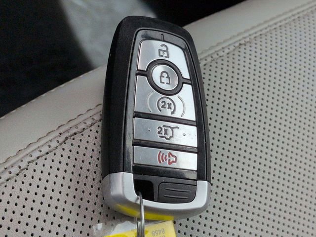 Certified 2025 Ford Expedition Platinum AWD/4WD image 30