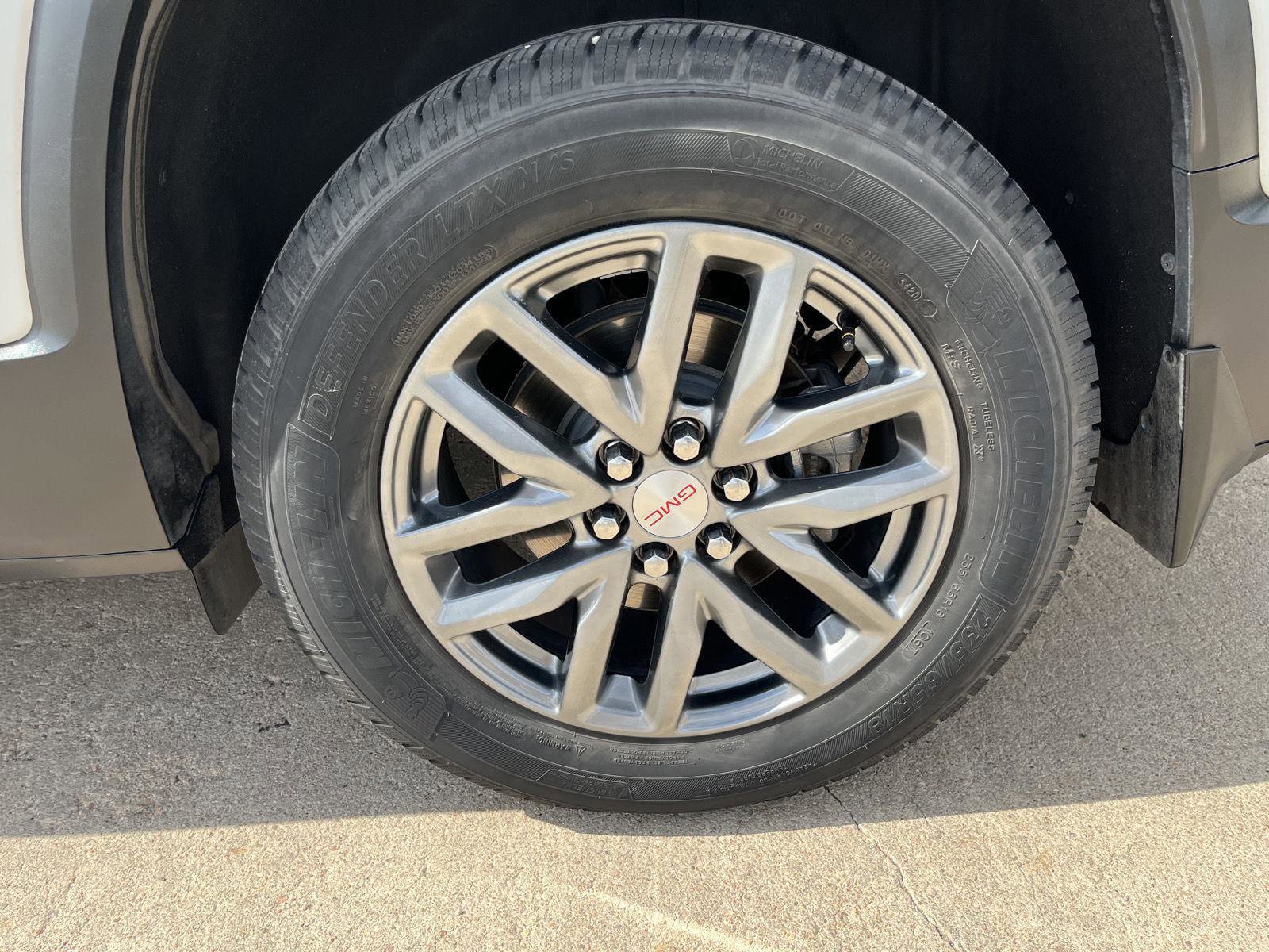 Used 2018 GMC Acadia SLT AWD/4WD image 11