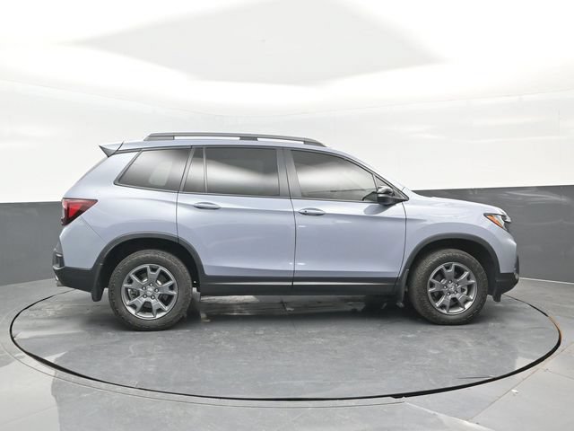 Used 2025 Honda Passport TrailSport image 3