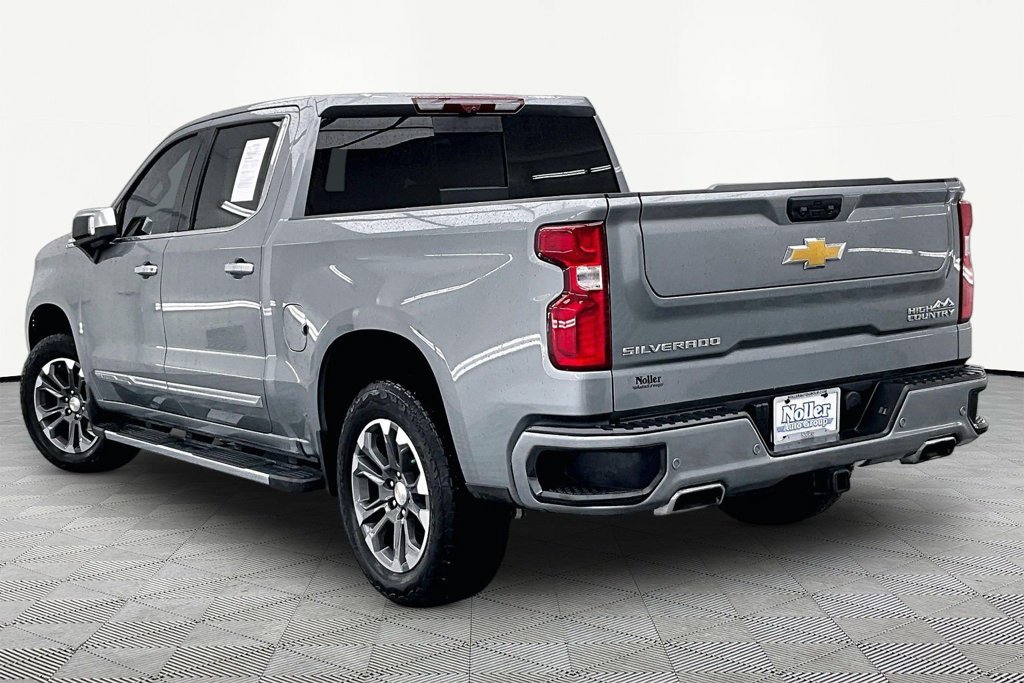 Used 2025 Chevrolet Silverado 1500 High Country w/ Technology Package AWD/4WD image 13