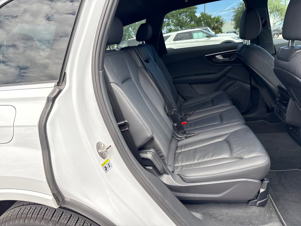 Used 2025 Audi Q7 2.0T Premium w/ Convenience Package AWD/4WD image 27