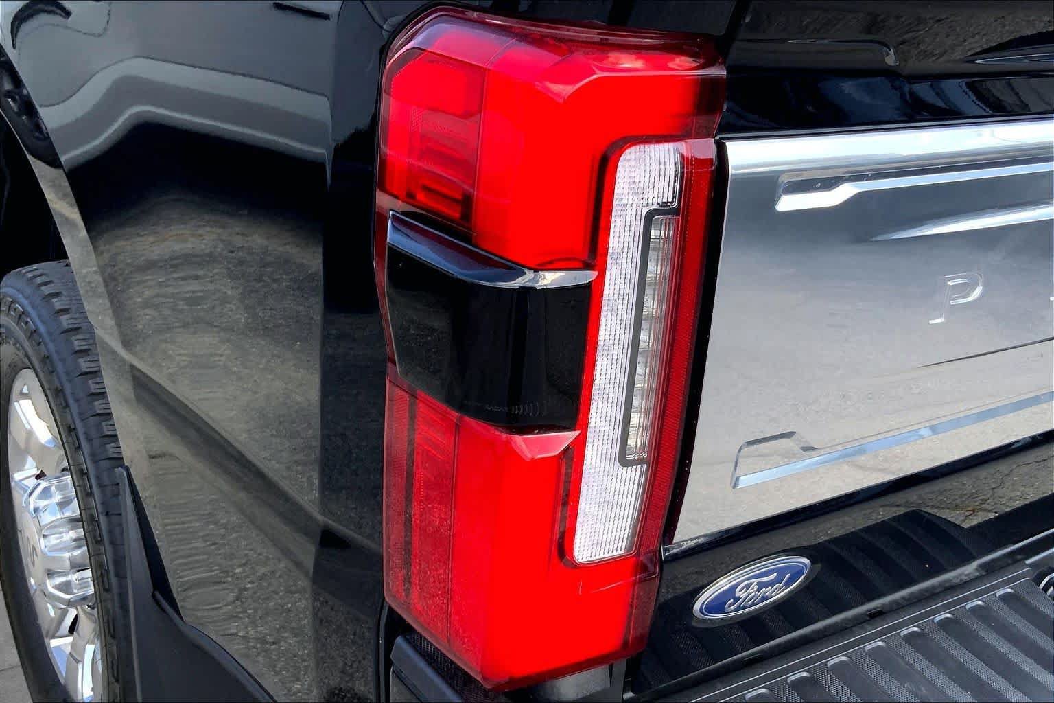 Certified 2024 Ford F350 Platinum w/ FX4 Off-Road Package AWD/4WD image 26
