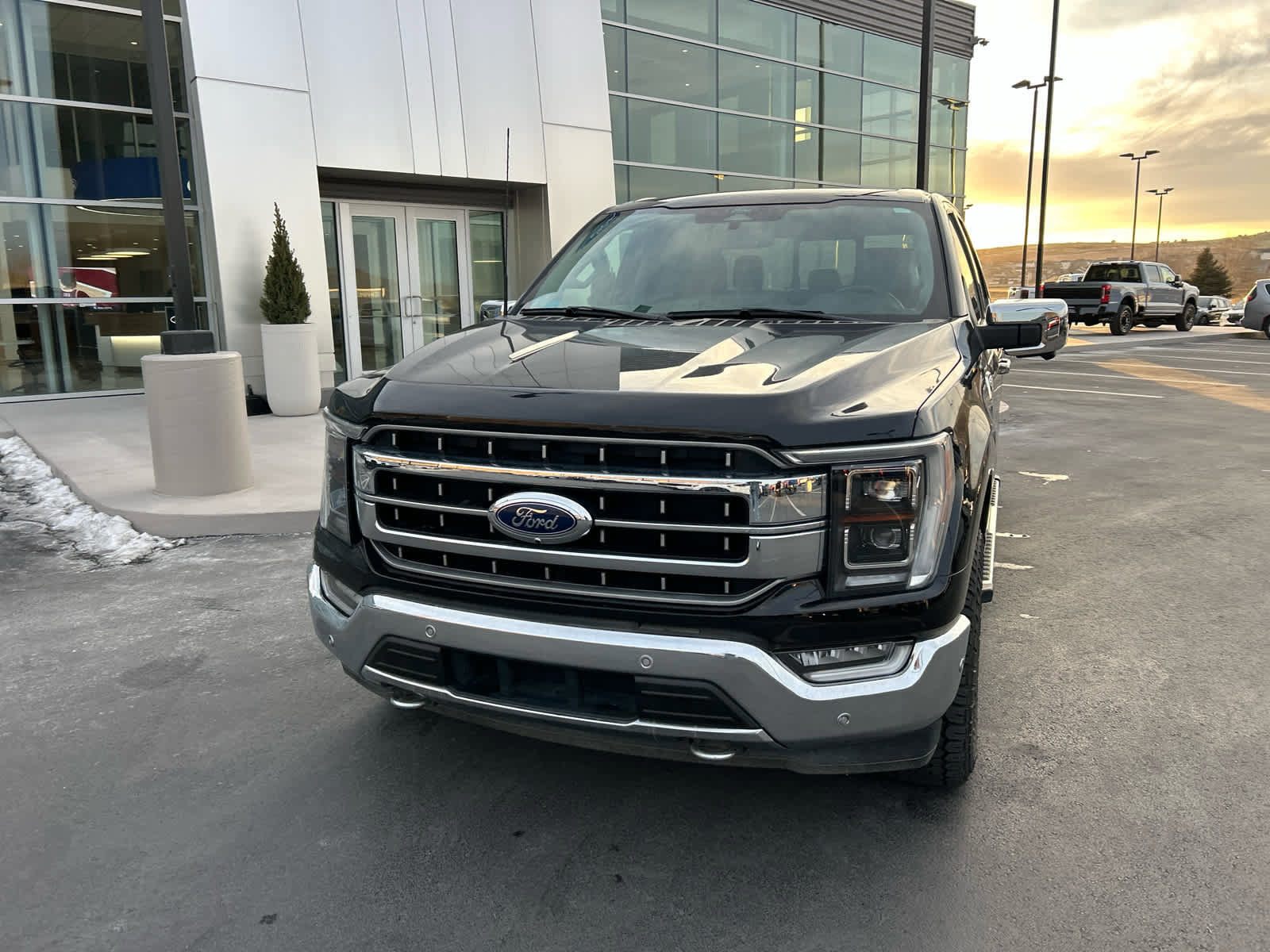 Certified 2022 Ford F150 Lariat w/ Equipment Group 502A High image 3