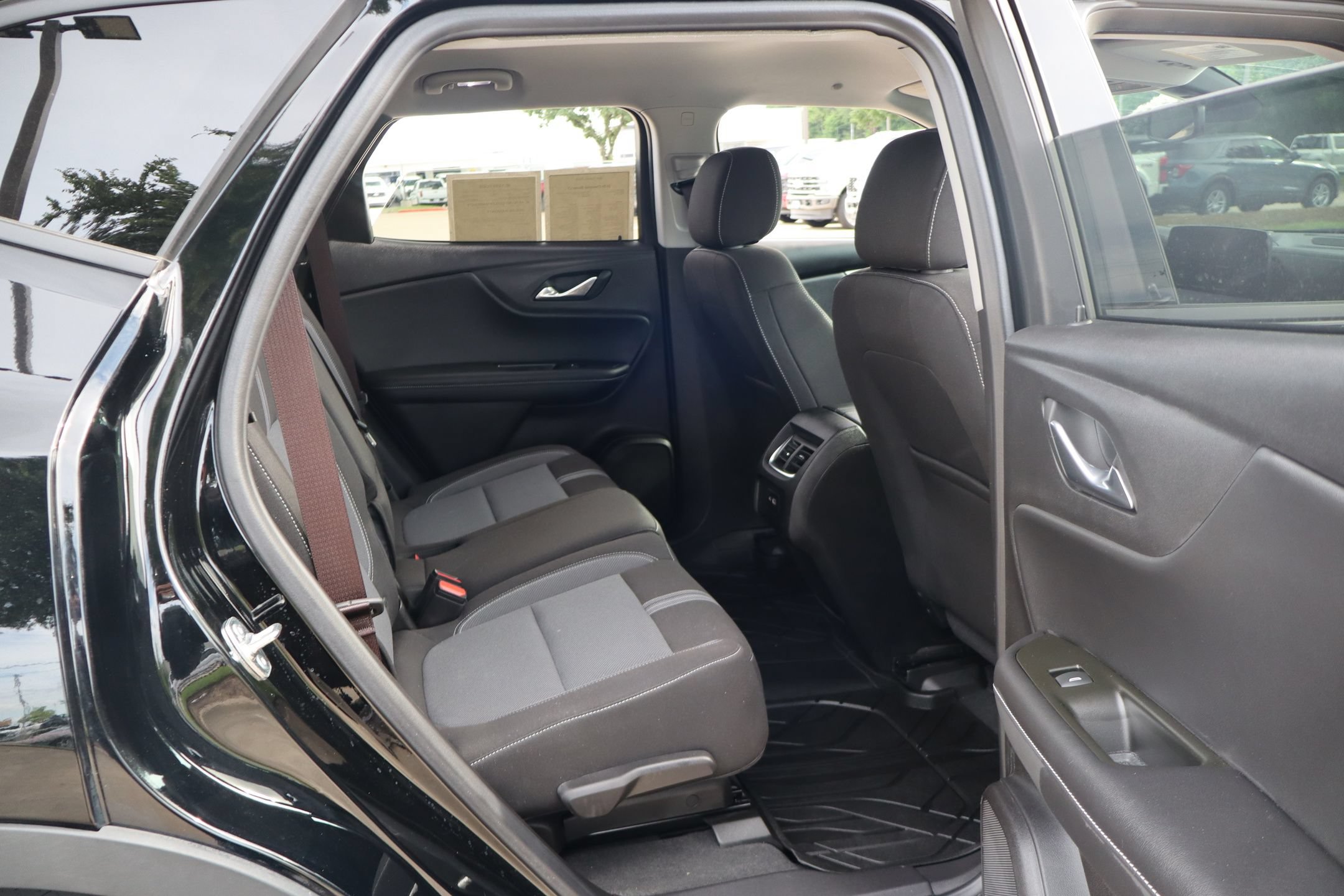 Used 2024 Chevrolet Blazer LT w/ Convenience Package FWD image 27