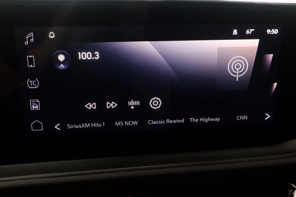 Used 2025 Buick Envista Sport Touring w/ Convenience I Package FWD image 3