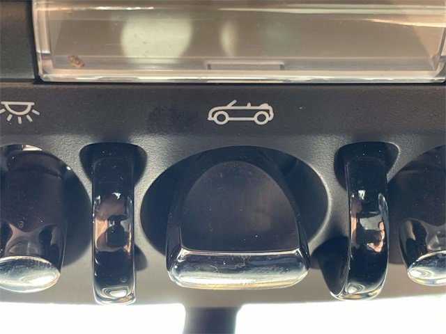 Used 2017 MINI Cooper Base image 31