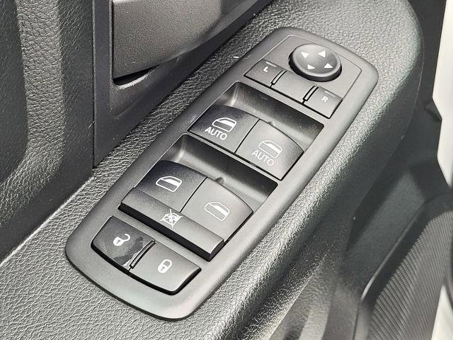 Used 2018 RAM 1500 Tradesman w/ Chrome Appearance Group image 34