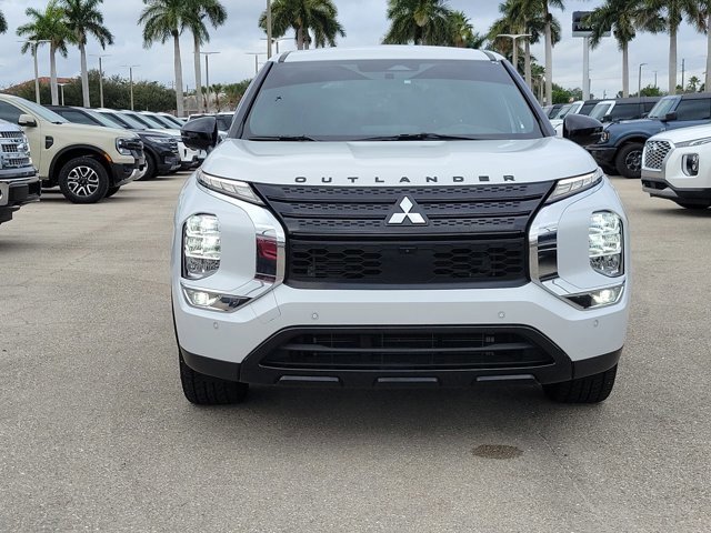 Used 2023 Mitsubishi Outlander SE image 6