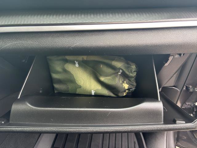 Used 2024 Jeep Grand Cherokee L Laredo image 24