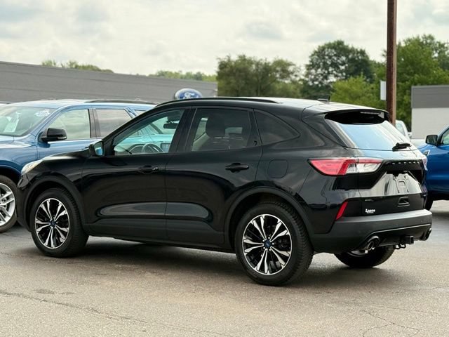 Certified 2022 Ford Escape SEL w/ SEL Stealth AWD Package image 38
