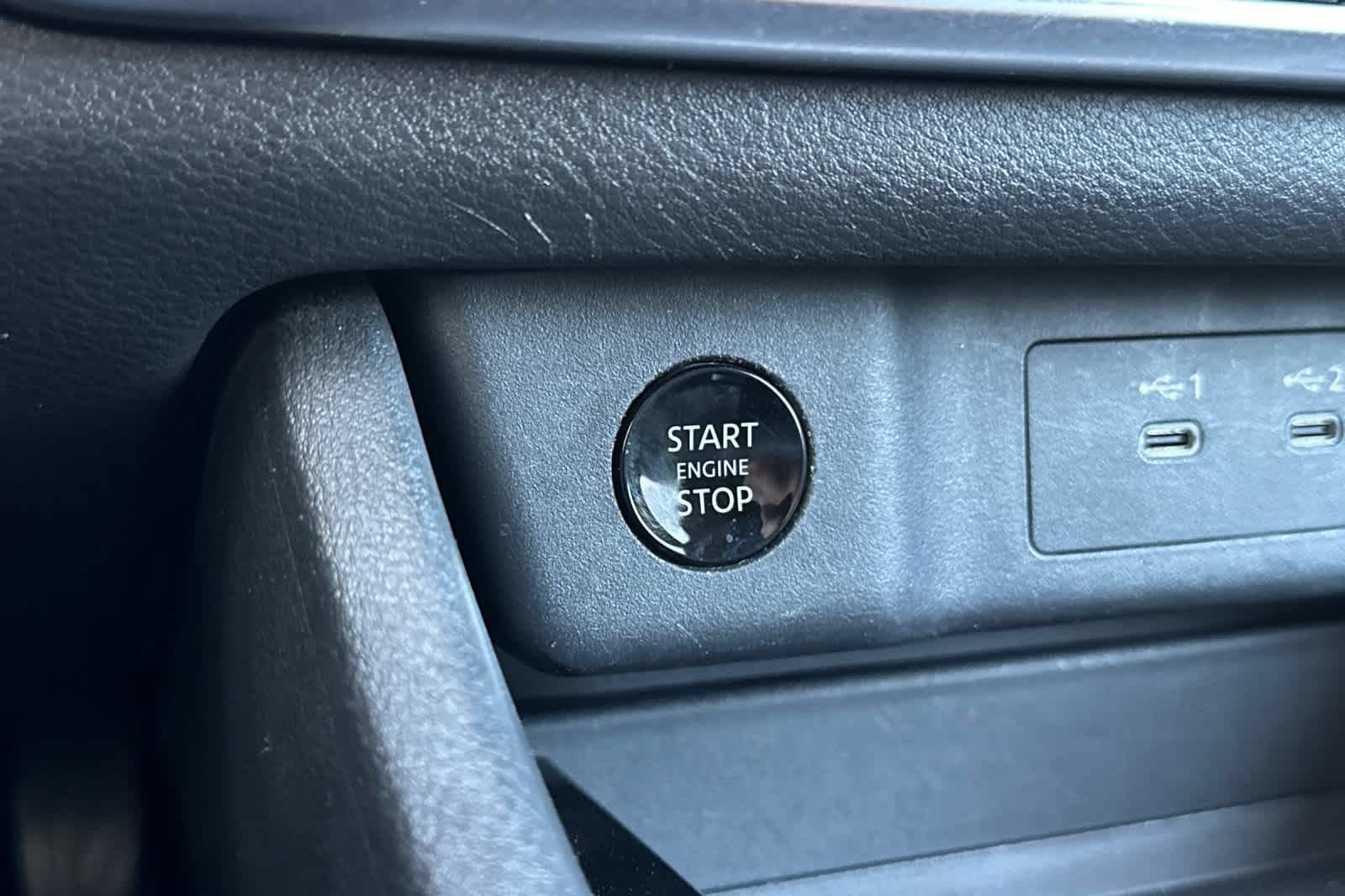 Used 2025 Nissan Rogue SV FWD image 23