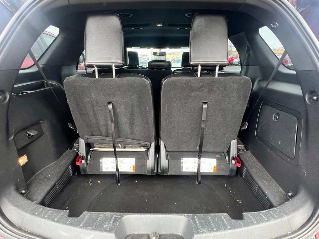 Certified 2018 Ford Explorer XLT w/ Equipment Group 202A image 21