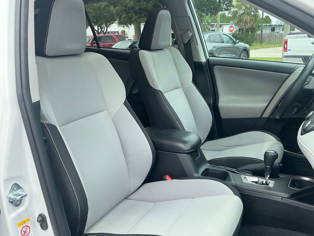Used 2017 Toyota RAV4 XLE FWD image 24