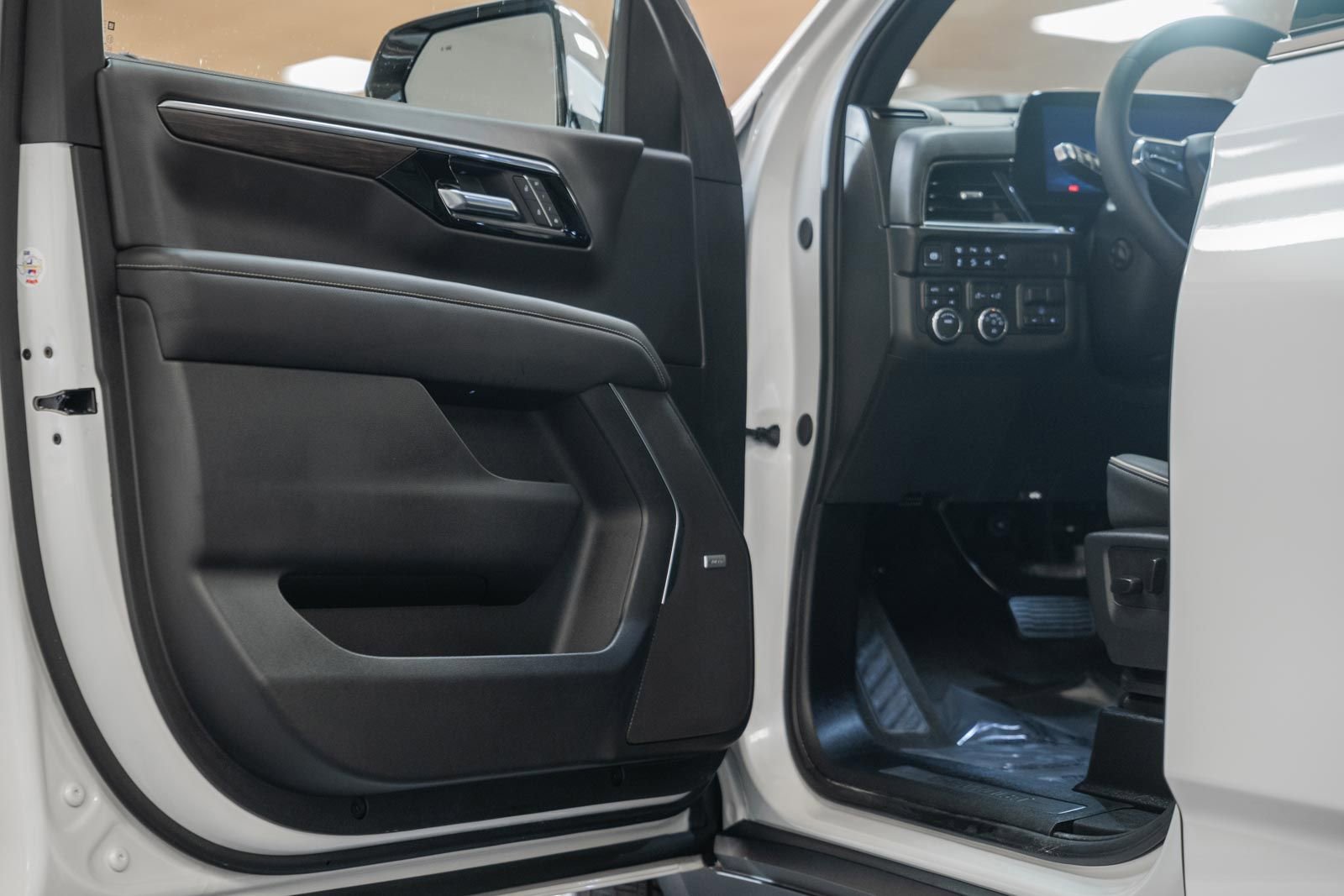 Used 2025 Chevrolet Tahoe Premier w/ Sun And Tow Package image 47