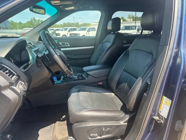 Certified 2017 Ford Explorer XLT w/ Equipment Group 202A FWD image 24